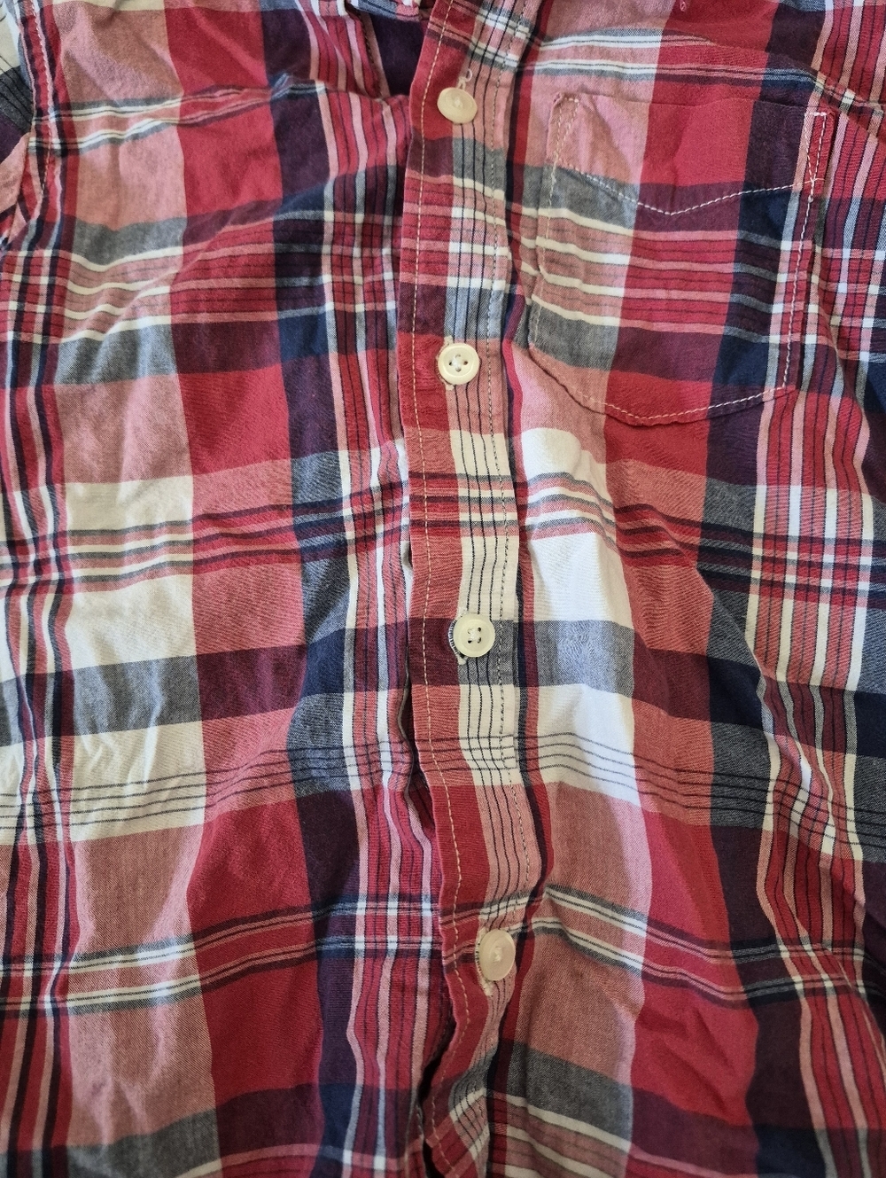 Boys Size 4/5 GAP Red Plaid Button-Down Shirt - Picture 3 of 3